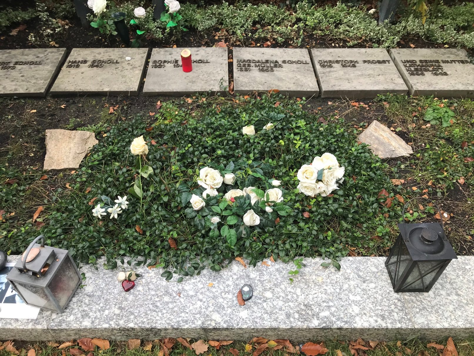 Scholl siblings and Christoph Probst's tomb, Munich, by Sal Mangione - 03.jpg